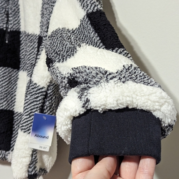 ABOUND Check Print Half Zip Pullover - Picture 8 of 13